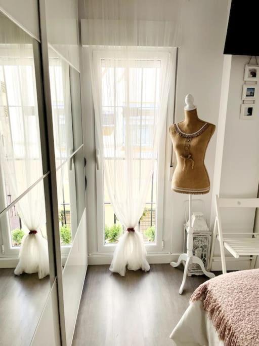 Nuevo!! Apartamento Lujo&Confort. Parking Севилья Экстерьер фото