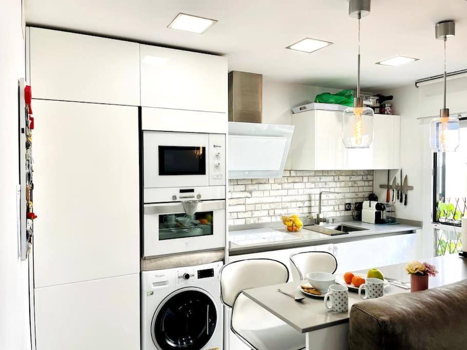 Nuevo!! Apartamento Lujo&Confort. Parking Севилья Экстерьер фото